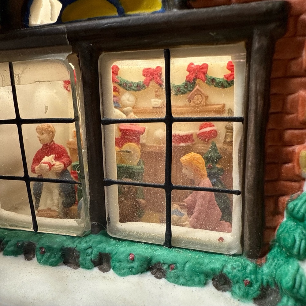 Victorian Village TOY STORE Porcelain Building  LOOK IN WINDOWS 1998 Vintage